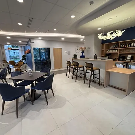 Domitys Hotel apartamentowy 4*